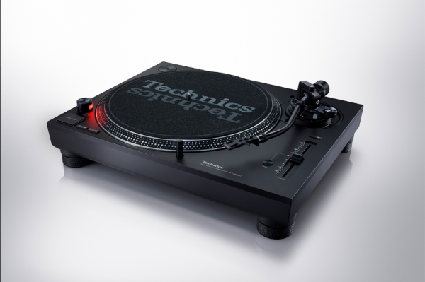 SHOWROOM MODEL - Technics SL-1200MK7 Direct Drive Turntable System Supply